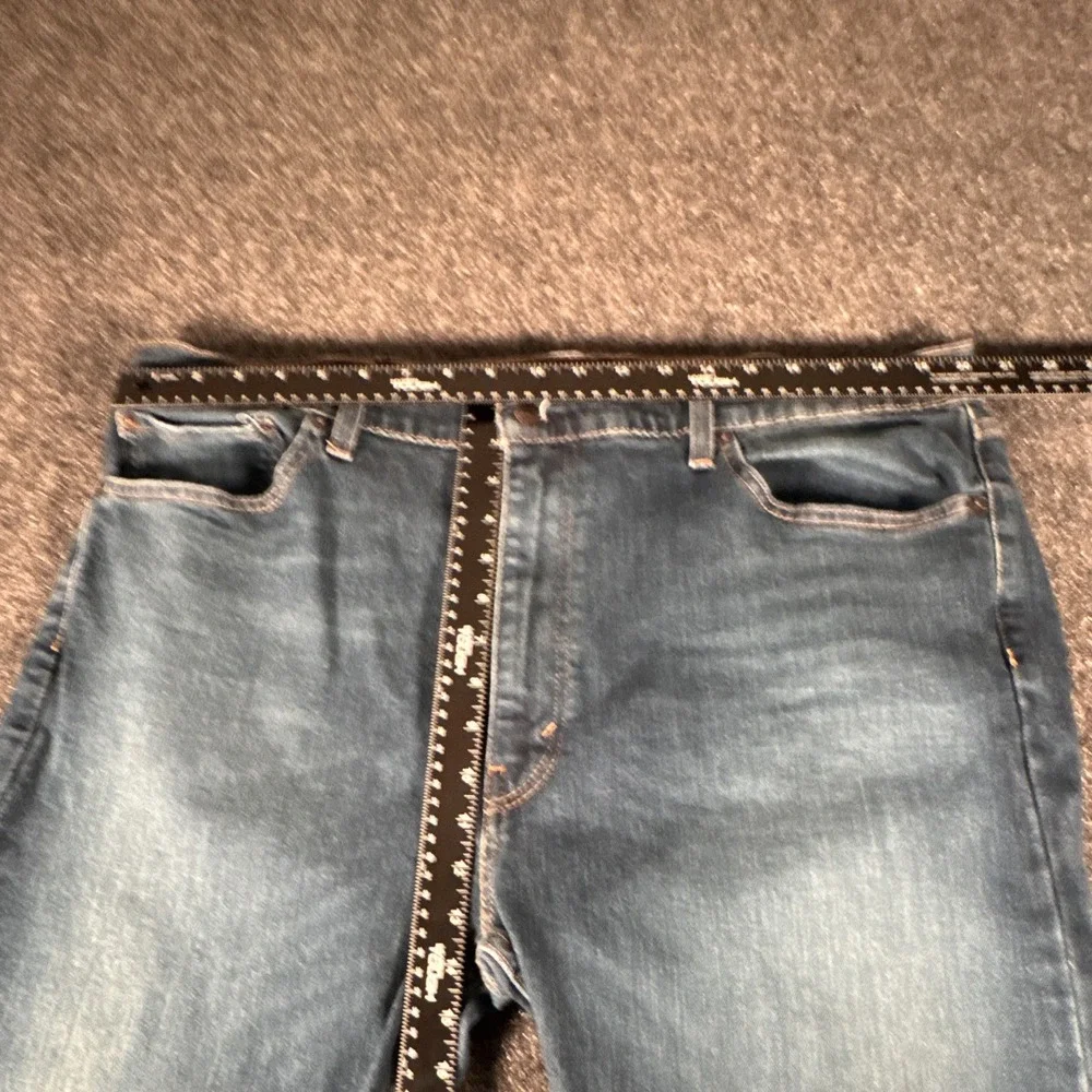 Levi's 505 Men's Blue Denim Jeans Straight Leg Reg Fit Mid-Rise Med Wash 42x28